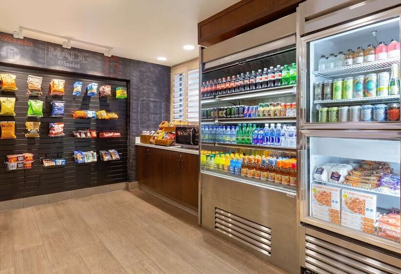 فندق Doubletree By Hilton Campbell  Pruneyard Plaza