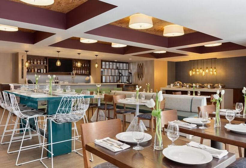 فندق Doubletree By Hilton Campbell  Pruneyard Plaza