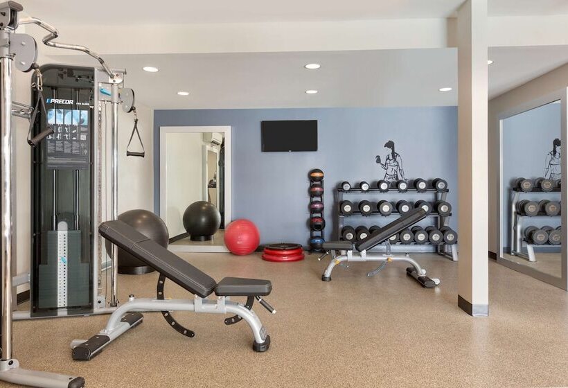 فندق Doubletree By Hilton Campbell  Pruneyard Plaza