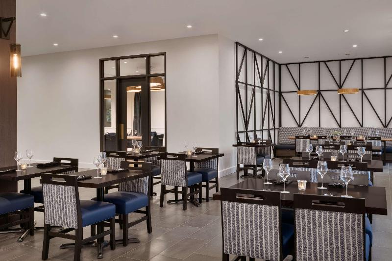 호텔 Doubletree By Hilton Canton Downtown