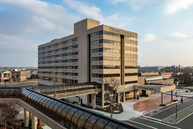 هتل Doubletree By Hilton Canton Downtown