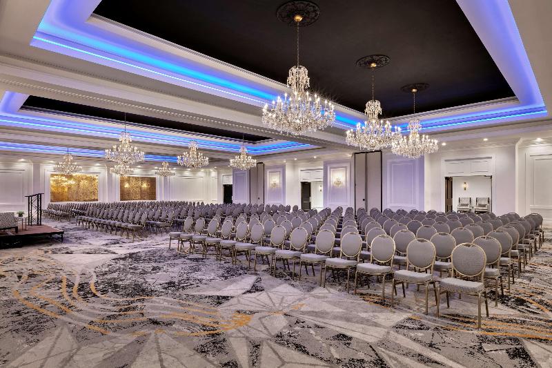 هتل Doubletree By Hilton Canton Downtown
