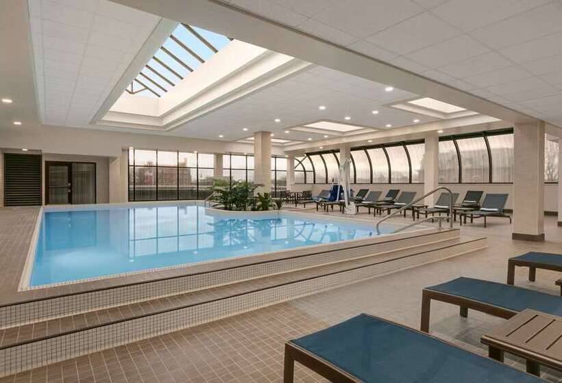 호텔 Doubletree By Hilton Canton Downtown