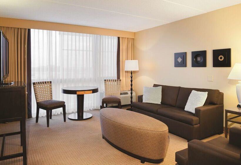 هتل Doubletree By Hilton  Chicago  Arlington Heights