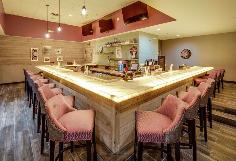 فندق Doubletree By Hilton Huntington