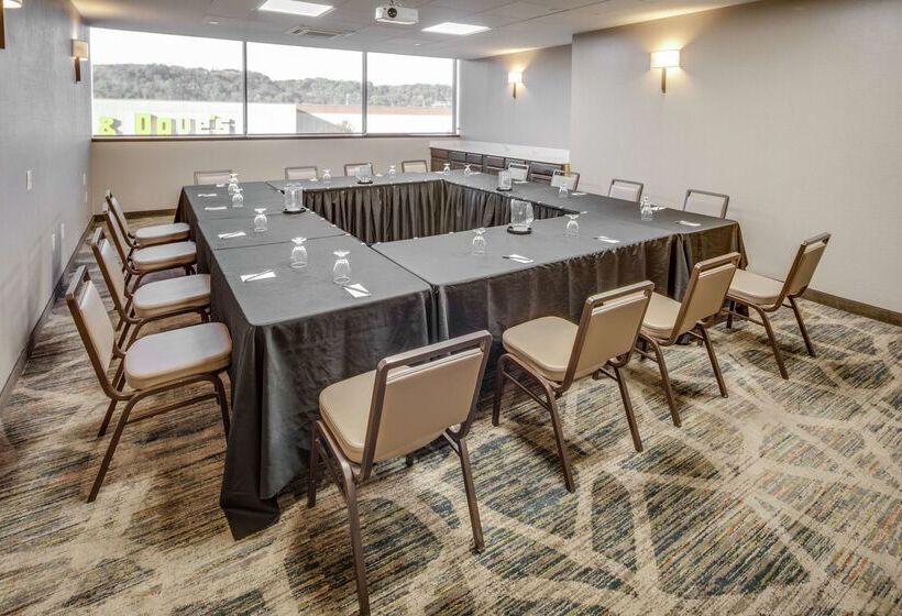 فندق Doubletree By Hilton Huntington