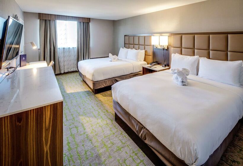 فندق Doubletree By Hilton Huntington