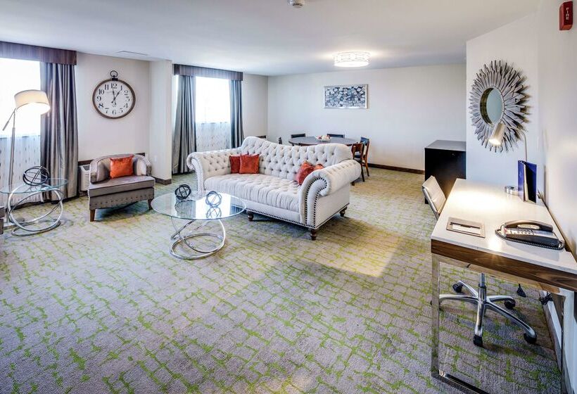 فندق Doubletree By Hilton Huntington