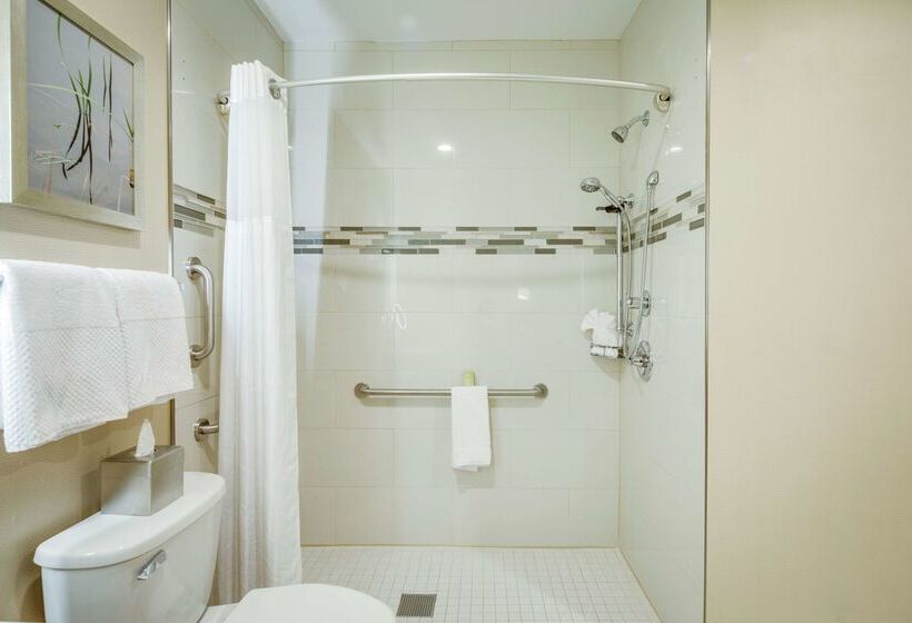 فندق Doubletree By Hilton Huntington