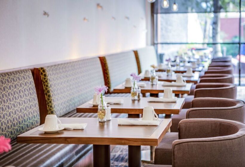 فندق Doubletree By Hilton Huntington