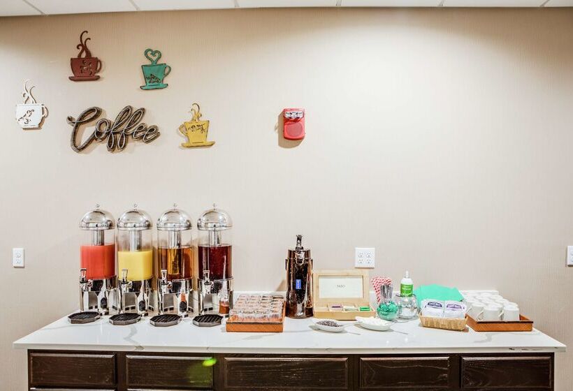 هتل Doubletree By Hilton Huntington