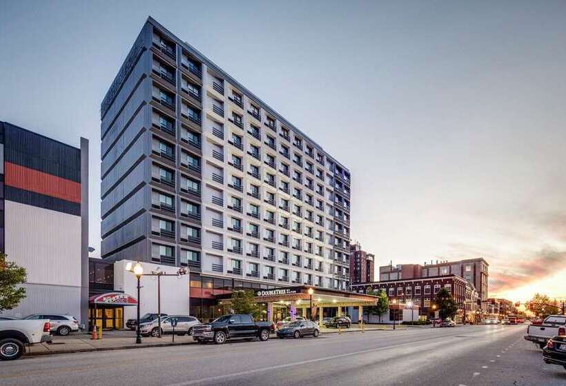 فندق Doubletree By Hilton Huntington