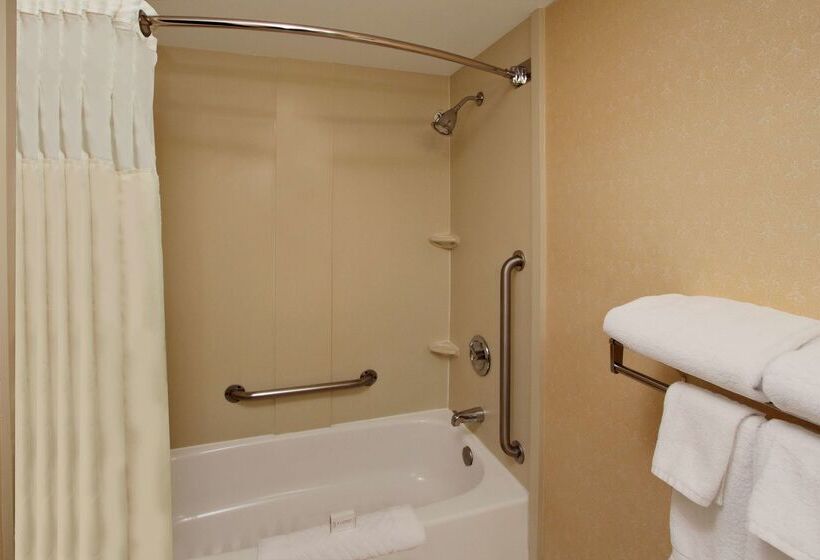 בית מלון כפרי Doubletree By Hilton  Mahwah