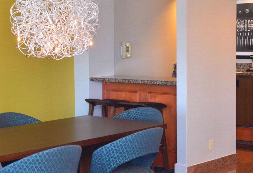 ホテル Doubletree By Hilton Newarkfremont