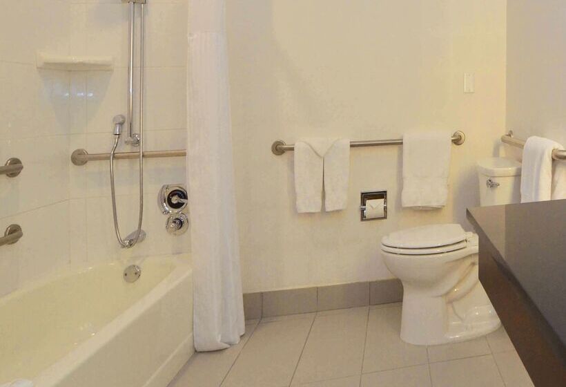 ホテル Doubletree By Hilton Newarkfremont