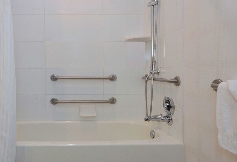 ホテル Doubletree By Hilton Newarkfremont