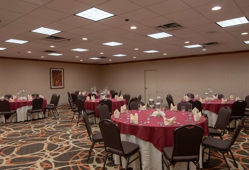 Doubletree By Hilton Hotel Norfolk Airport