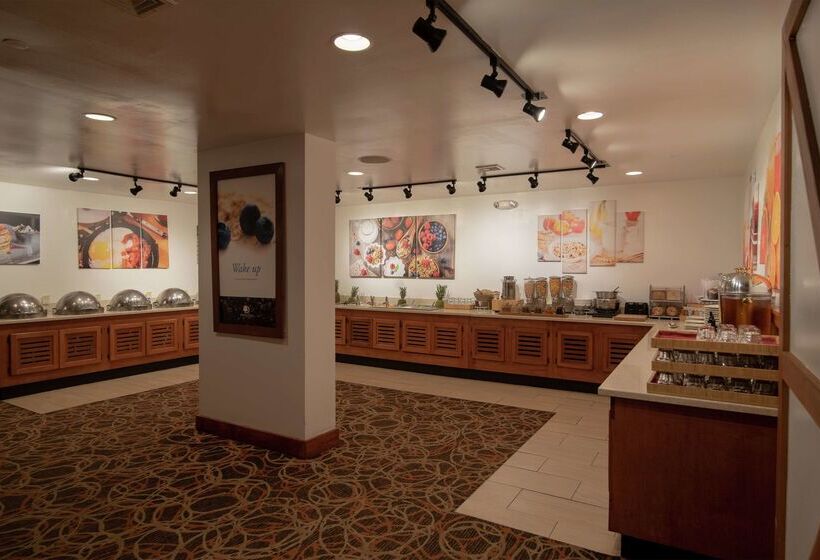 Doubletree By Hilton Hotel Norfolk Airport