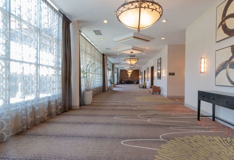 Doubletree By Hilton Hotel Norfolk Airport