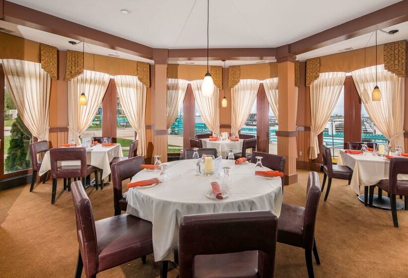 Doubletree By Hilton Hotel Racine Harbourwalk