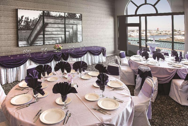 Doubletree By Hilton Hotel Racine Harbourwalk