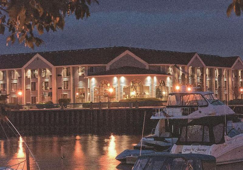 Doubletree By Hilton Hotel Racine Harbourwalk