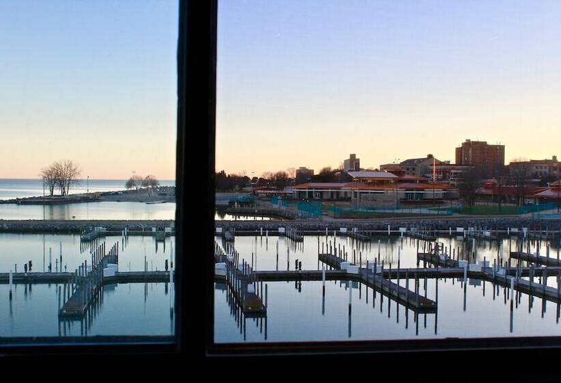 Doubletree By Hilton Hotel Racine Harbourwalk
