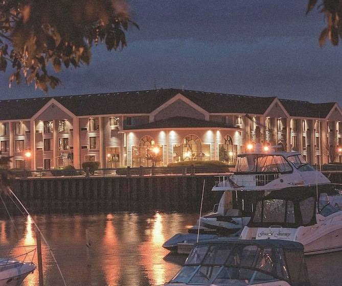 Doubletree By Hilton Hotel Racine Harbourwalk