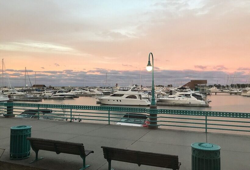 Doubletree By Hilton Hotel Racine Harbourwalk