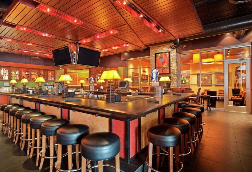 فندق Doubletree By Hilton Springfield