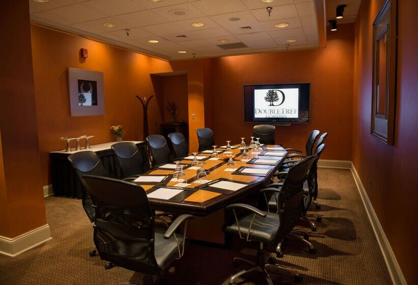 هتل Doubletree By Hilton Springfield