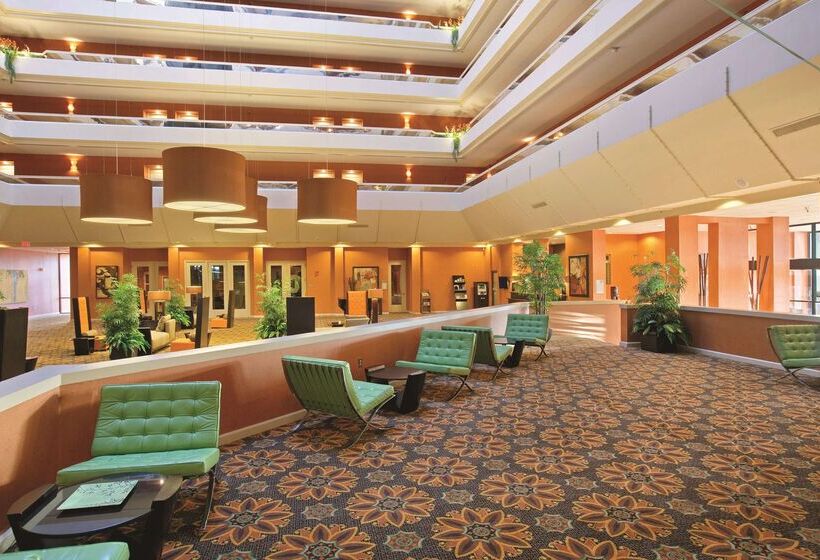 فندق Doubletree By Hilton Springfield