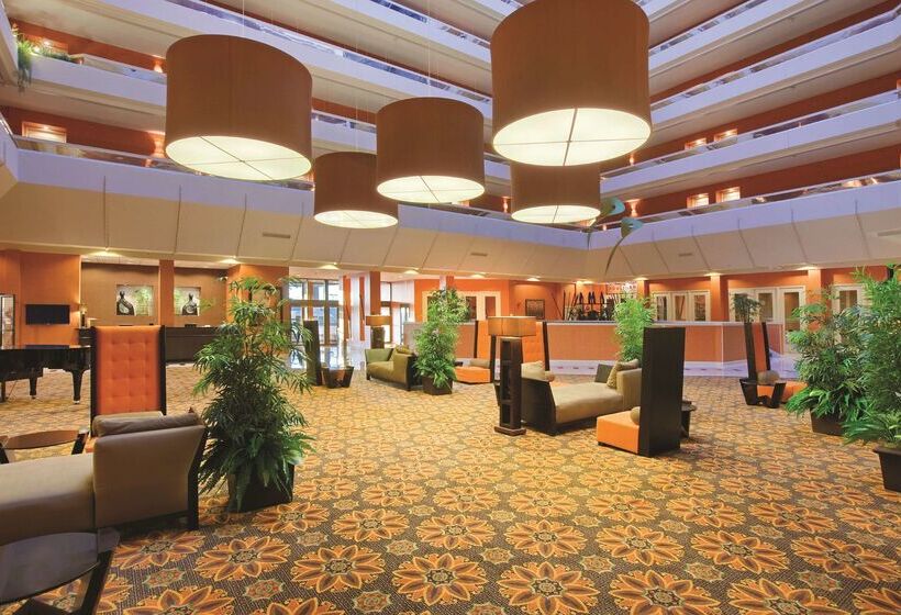 هتل Doubletree By Hilton Springfield