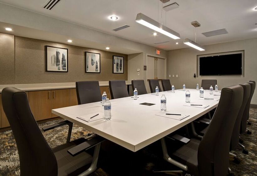 호텔 Doubletree By Hilton St. Louis Airport