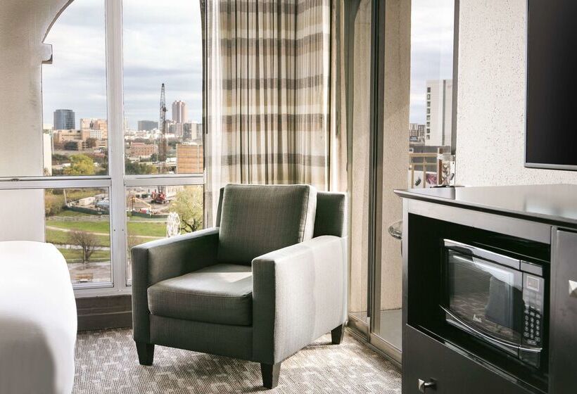 酒店 Doubletree By Hilton Dallas   Market Center