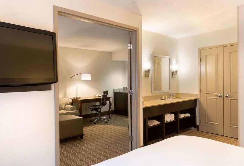 هتل Doubletree Suites By Hilton Nashville Airport