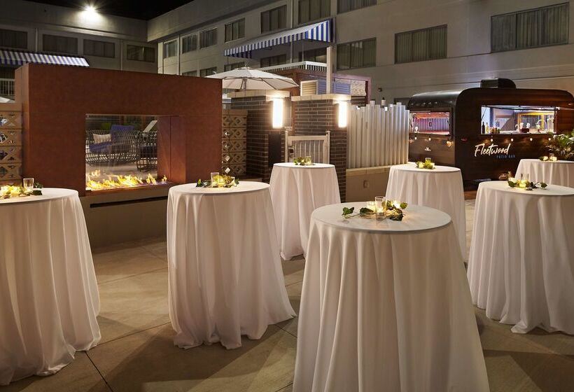 هتل Doubletree Suites By Hilton Nashville Airport