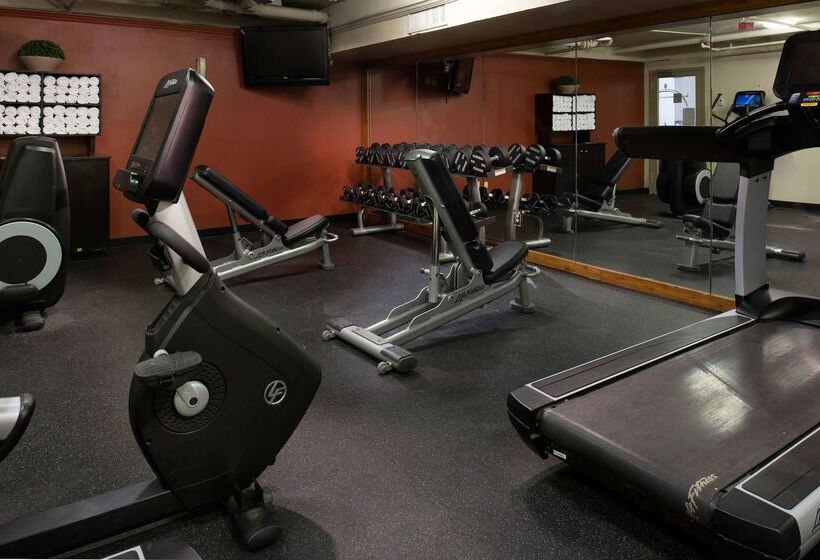 호텔 Doubletree By Hilton Memphis Downtown