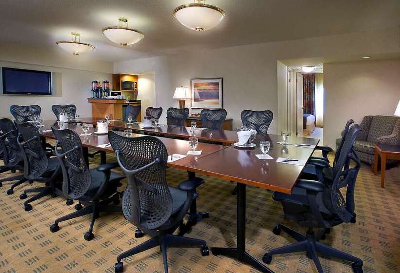فندق Doubletree Suites By Hilton Htl & Conf Cntr Downers Grove