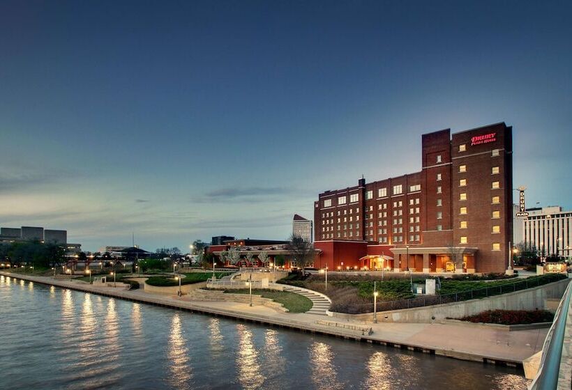 Drury Plaza Hotel Broadview Wichita