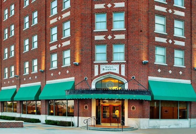Drury Plaza Hotel Broadview Wichita