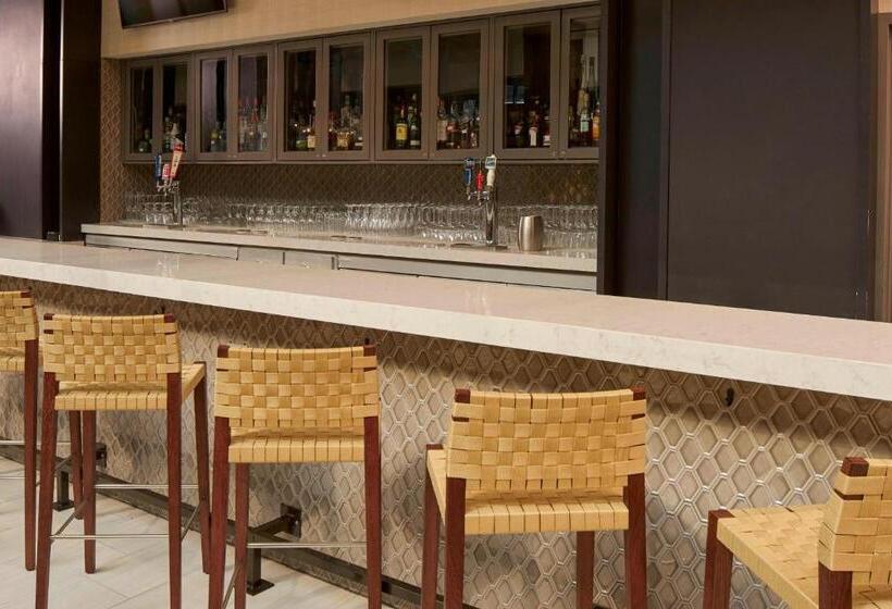 בית מלון כפרי Durham Marriott City Center