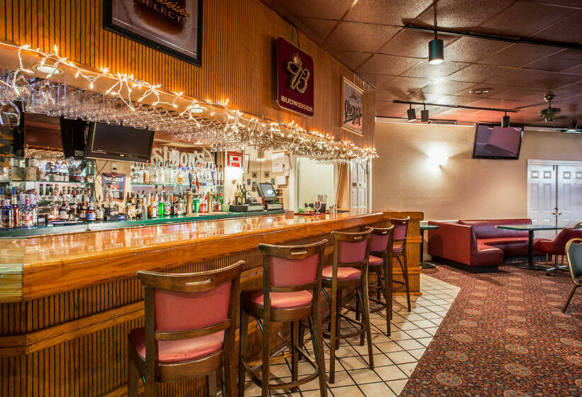 فندق Econo Lodge Inn & Suites Lumberton