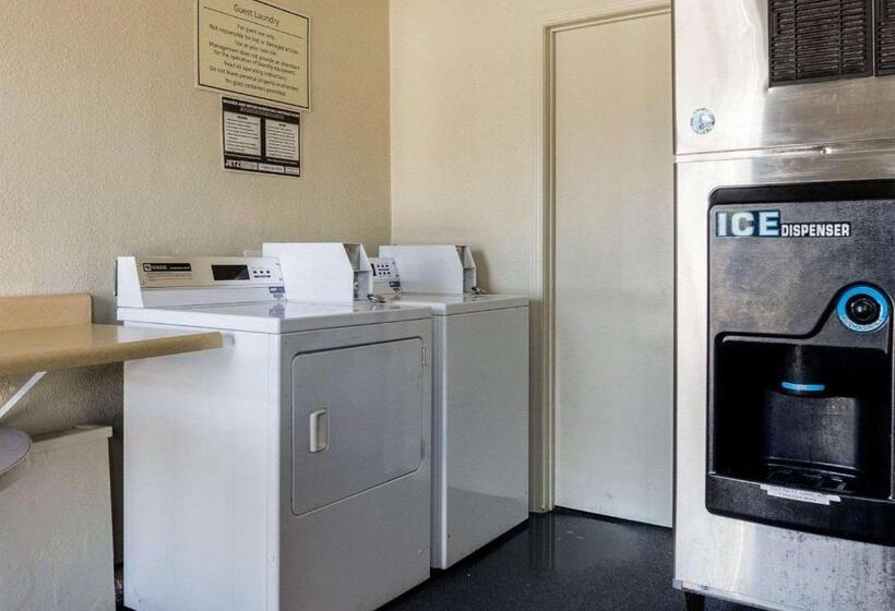 酒店 Econo Lodge University