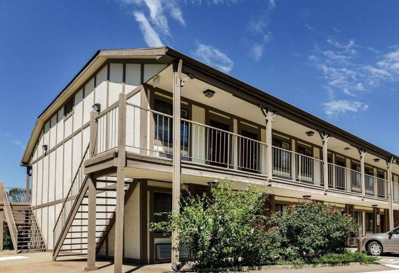 酒店 Econo Lodge University