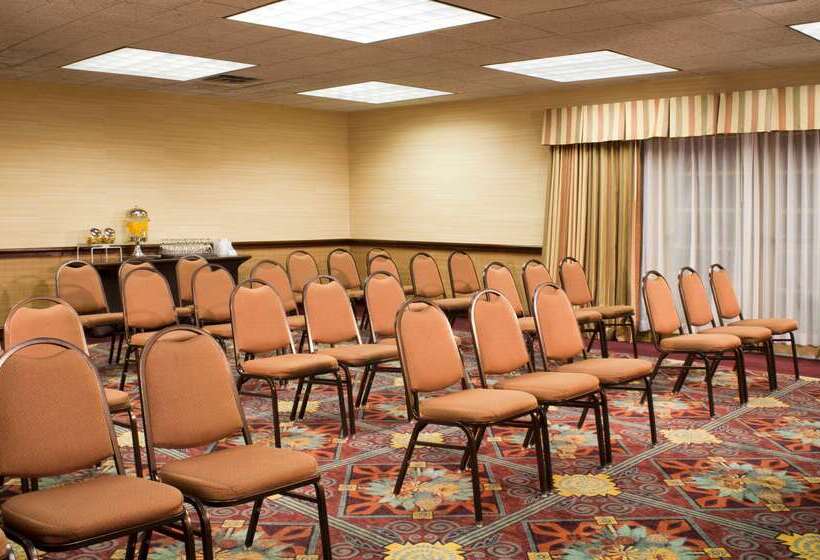 هتل Embassy Suites By Hilton Flagstaff