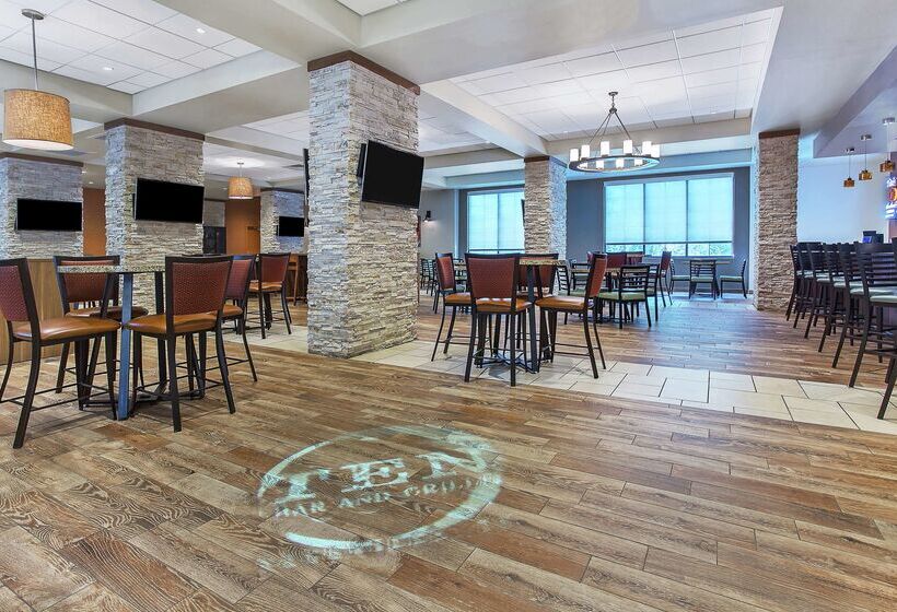 هتل Embassy Suites By Hilton Nashville Airport