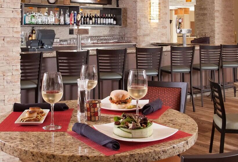 هتل Embassy Suites By Hilton Nashville Airport