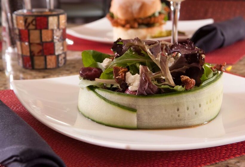 هتل Embassy Suites By Hilton Nashville Airport