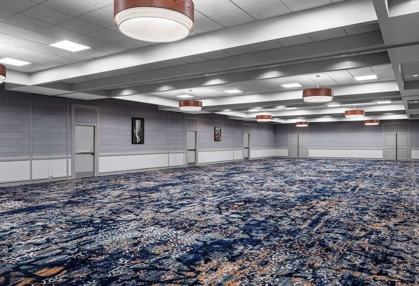 هتل Embassy Suites By Hilton Nashville Airport